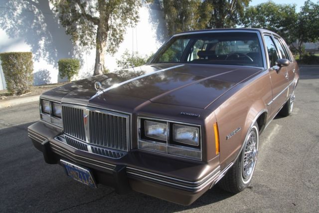 1983 Pontiac Bonneville Brougham 53K Low Miles Automatic 8 Cylinder NO RESERVE 1983 Pontiac Bonneville Brougham
