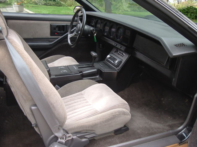 1983 Pontiac Firebird Hatchback - photo 4
