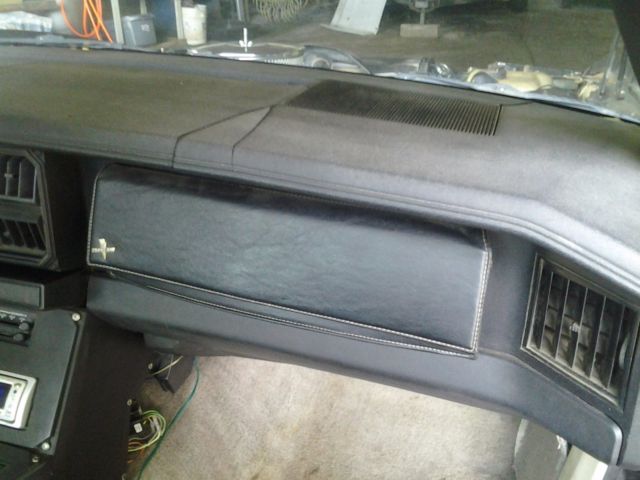 1983 Pontiac Trans Am T-top hatchback - photo 12