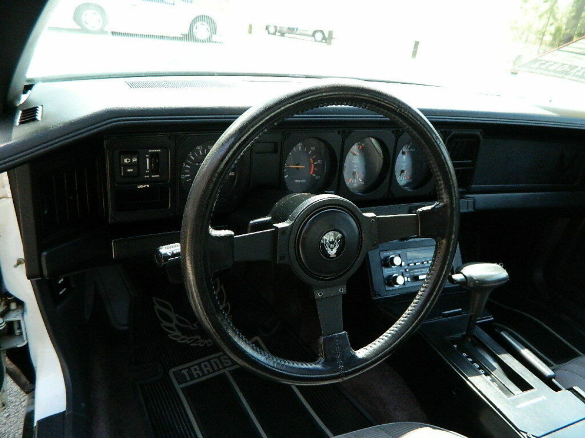 1983 Pontiac Trans Am Firebird - photo 8