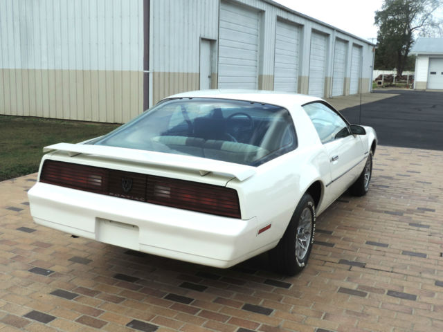 1983 Pontiac Firebird - photo 2