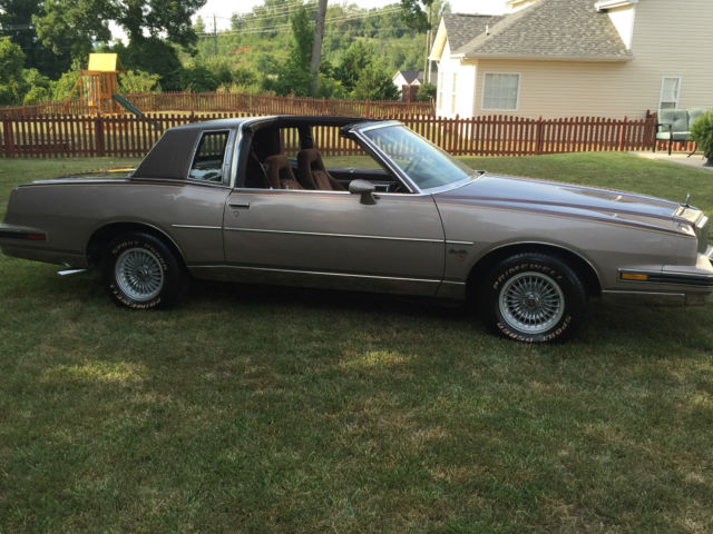 1983 Pontiac Grand Prix - photo 2
