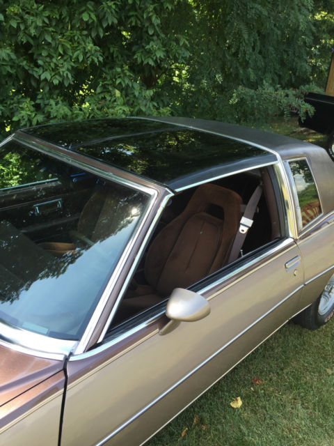 1983 Pontiac Grand Prix - photo 9