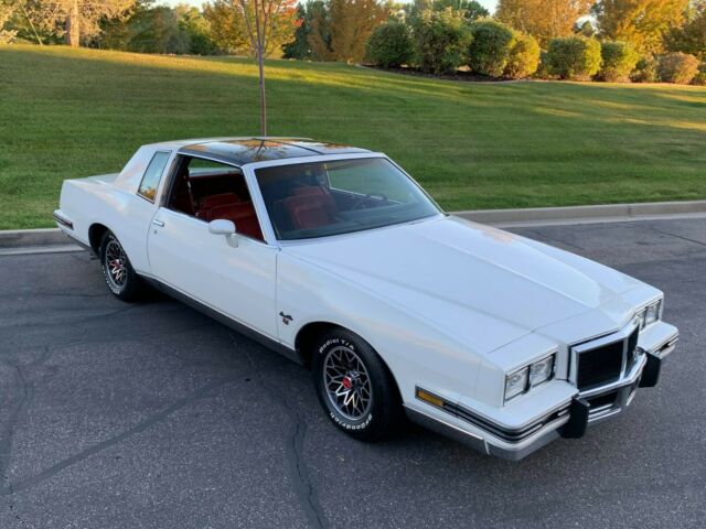 1983 PONTIAC GRAND PRIX LJ COUPE 2D 1983 Pontiac Grand Prix LJ