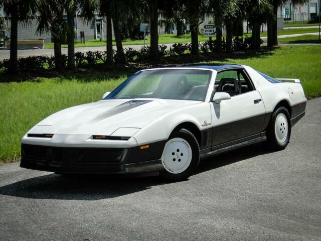 1983 Pontiac Trans Am Daytona 500 Pace CAR - photo 3