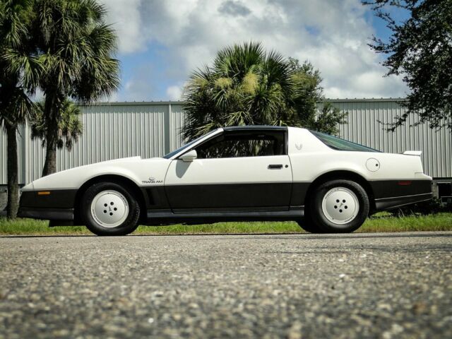 1983 Pontiac Trans Am Daytona 500 Pace CAR - photo 6