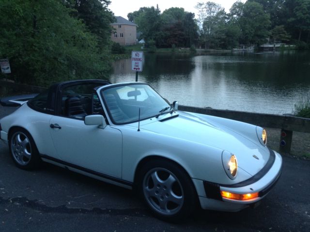 1983 PORSCE 911 SC TARGA COUPE LOW MILES 5SP MANUAL CLASSIC 1983 Porsche 911 2dr SC