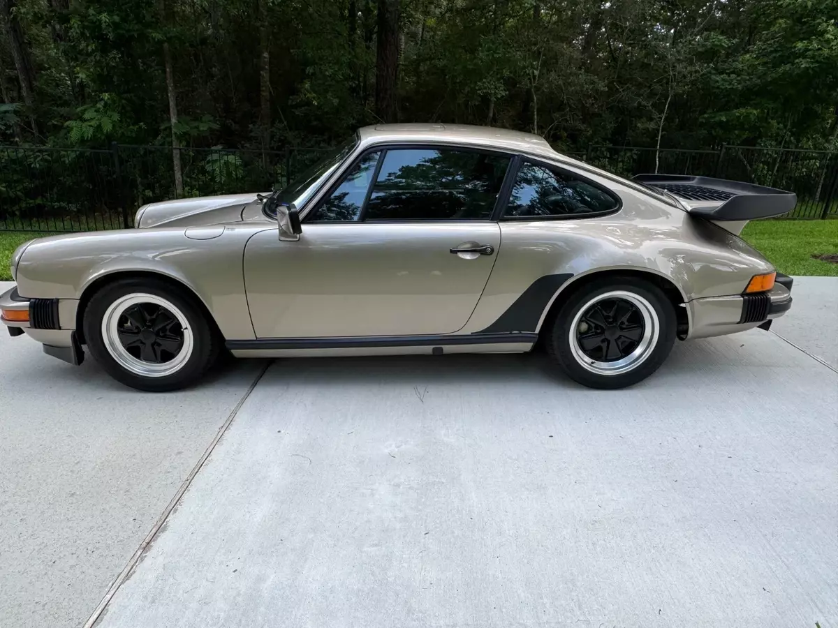 1983 PORSCHE 911 SC 3.0L 5-Speed 915 Type Transaxle 10K Original Miles Pristine 1983 Porsche 911