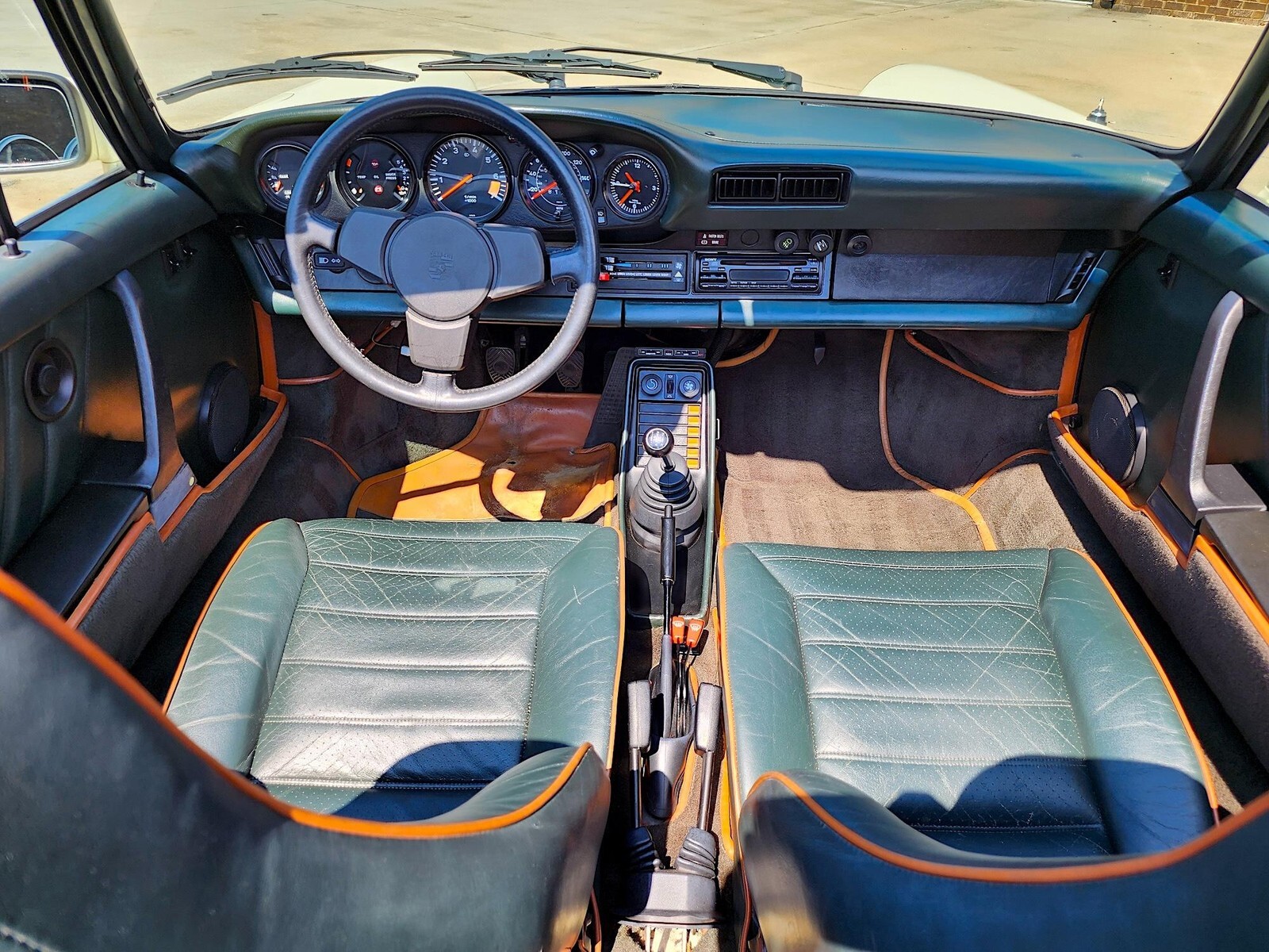 1983 Porsche 911 SC Cabriolet - photo 2