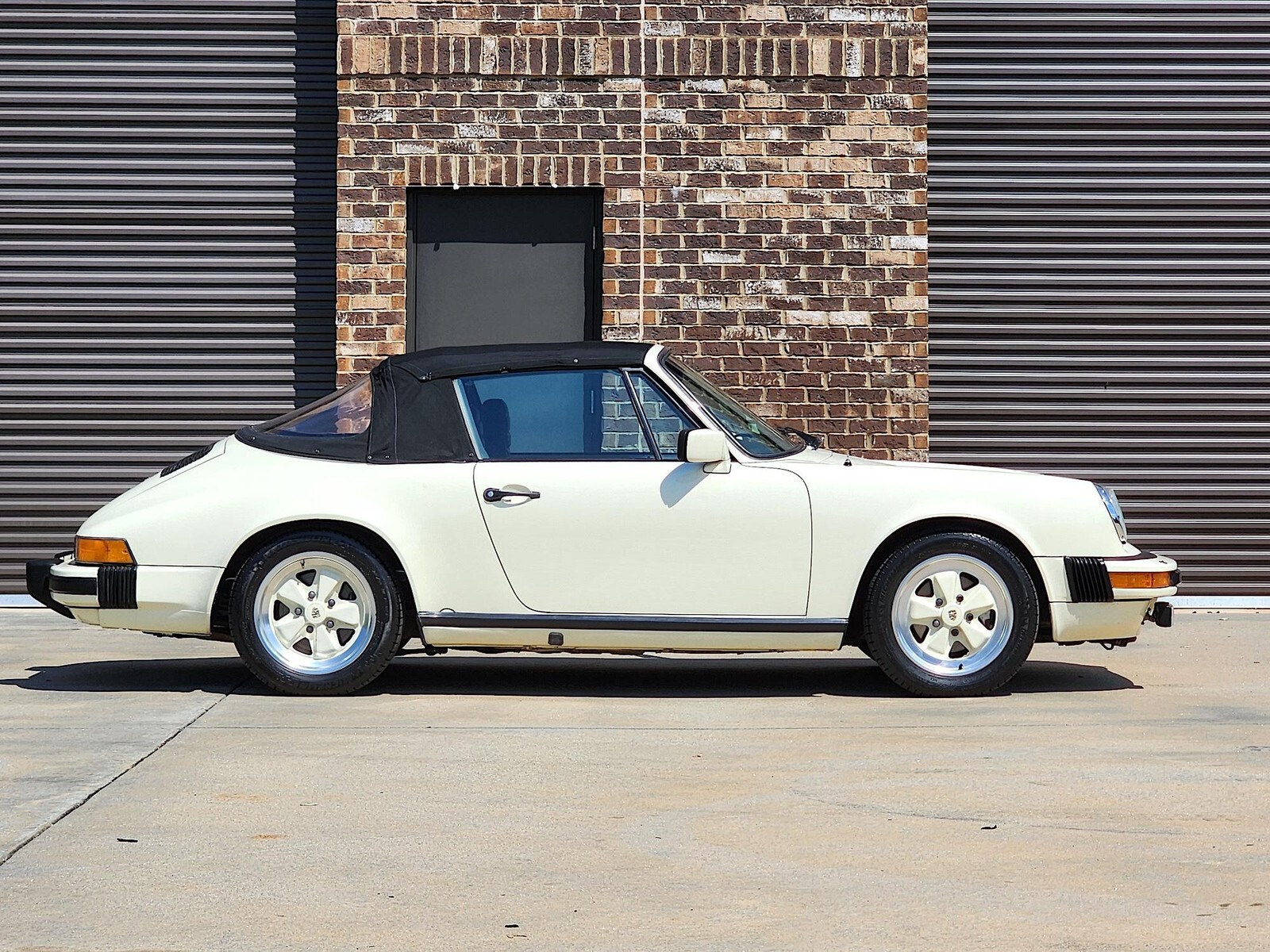 1983 Porsche 911 SC Cabriolet - photo 4