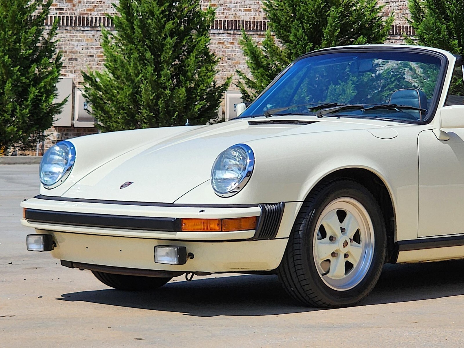 1983 Porsche 911 SC Cabriolet - photo 9