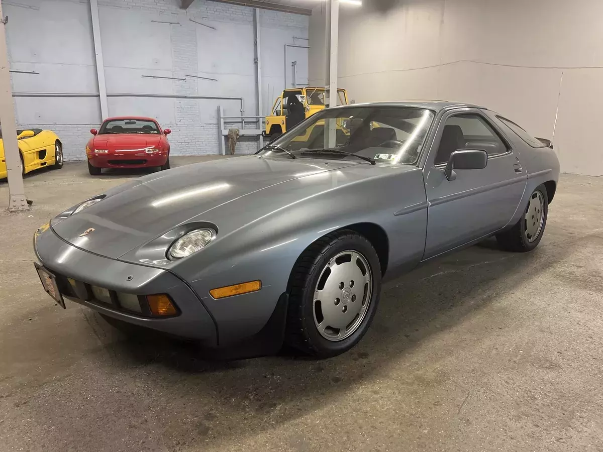 1983 Porsche 928 Coupe Blue S 1983 Porsche 928 S