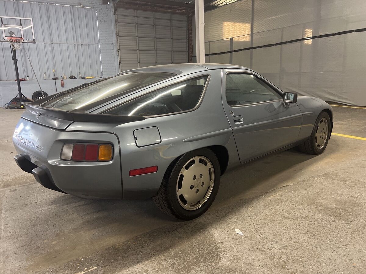 1983 Porsche 928 S - photo 4