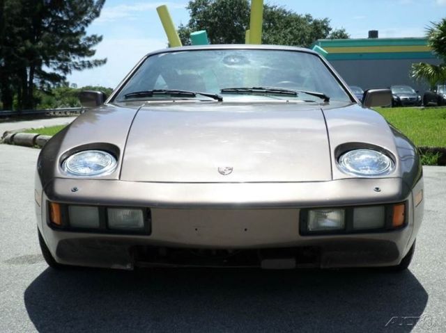 1983 Porsche 928 S - photo 4