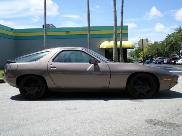 1983 Porsche 928 S - photo 8