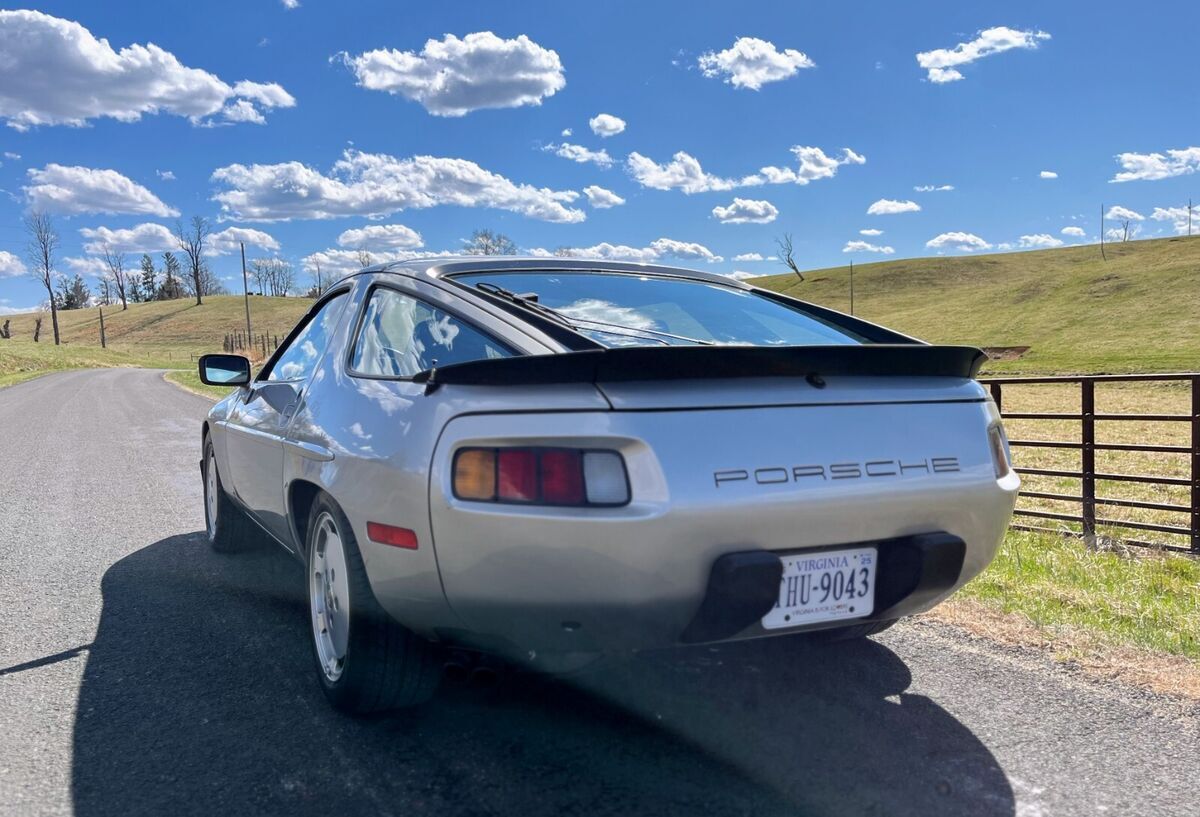 1983 Porsche 928 S - photo 4