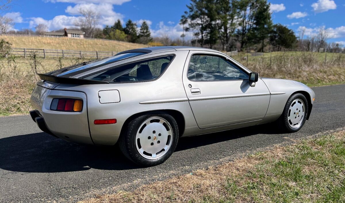 1983 Porsche 928 S - photo 7