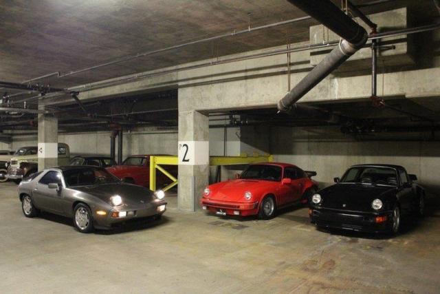 1983 Porsche 928 CD Player, Leather Seats, Sunroof /Anti-Lock Brake - photo 4