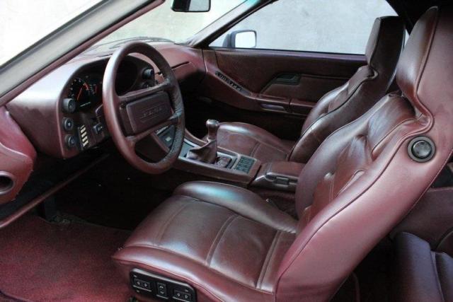 1983 Porsche 928 CD Player, Leather Seats, Sunroof /Anti-Lock Brake - photo 5
