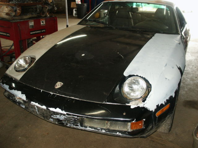 1983 Porsche 928 sun roof coupe, 5 Speed Manual, Parts Car, Restoration Project 1983 Porsche 928 928 Sun Roof coupe