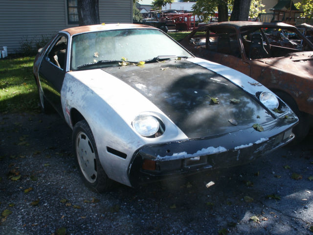 1983 Porsche 928 Sun Roof coupe Restoration Project Price REDUCED 1983 Porsche 928 Black leather