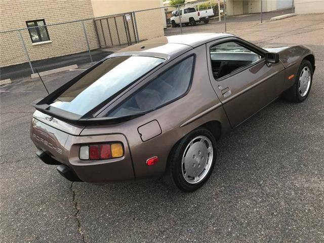 1983 Porsche 928 Euro 928S Manual - photo 2