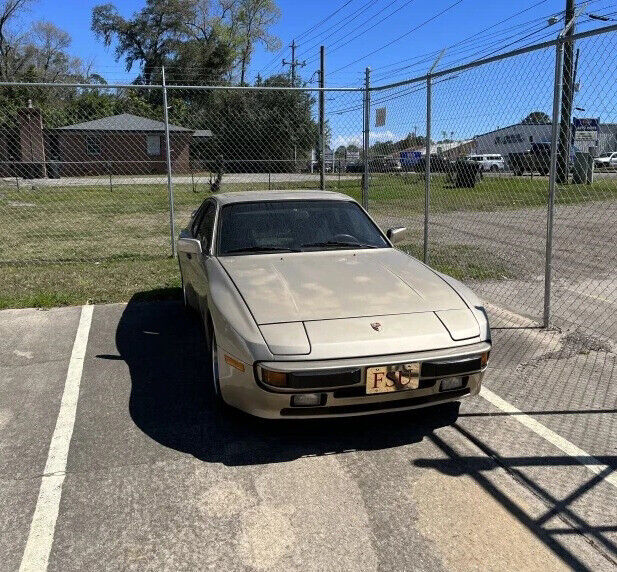 1983 Porsche 944 2dr Hatchback - photo 3