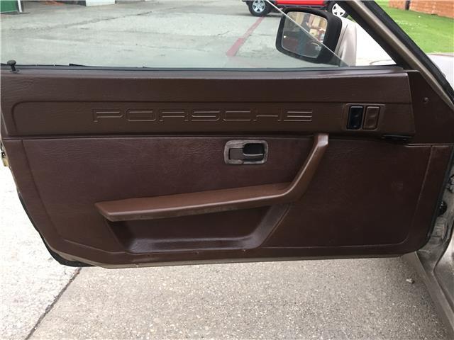 1983 Porsche 944 -- - photo 10