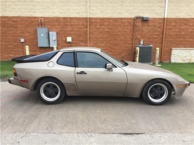 1983 Porsche 944 -- - photo 3