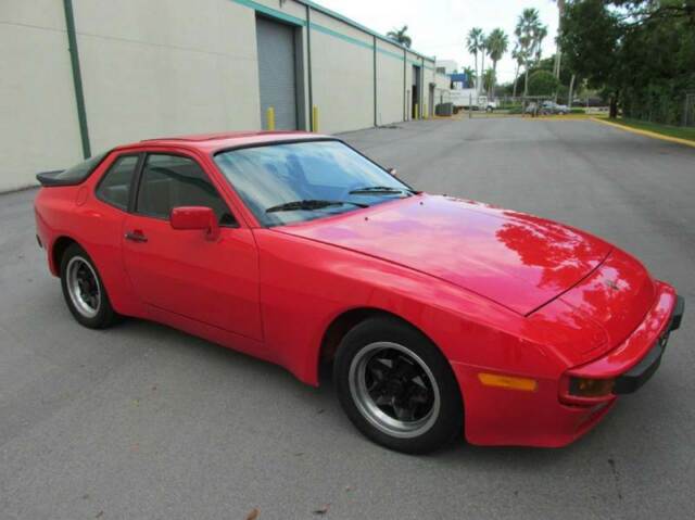 1983 Porsche 944 Base 2dr Hatchback
