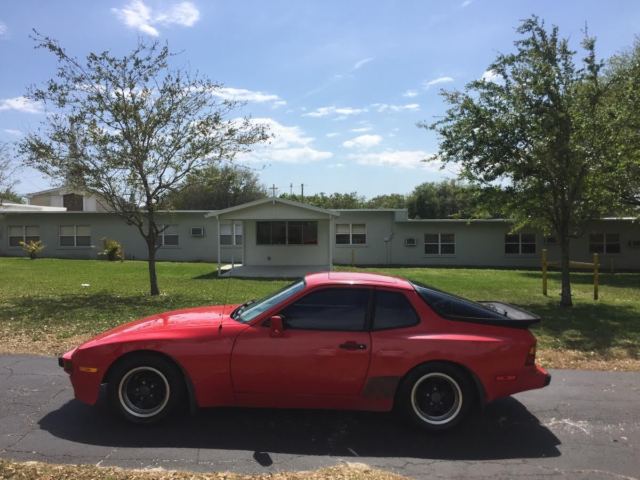 1983 Porsche 944 Base Coupe 2-Door - photo 5