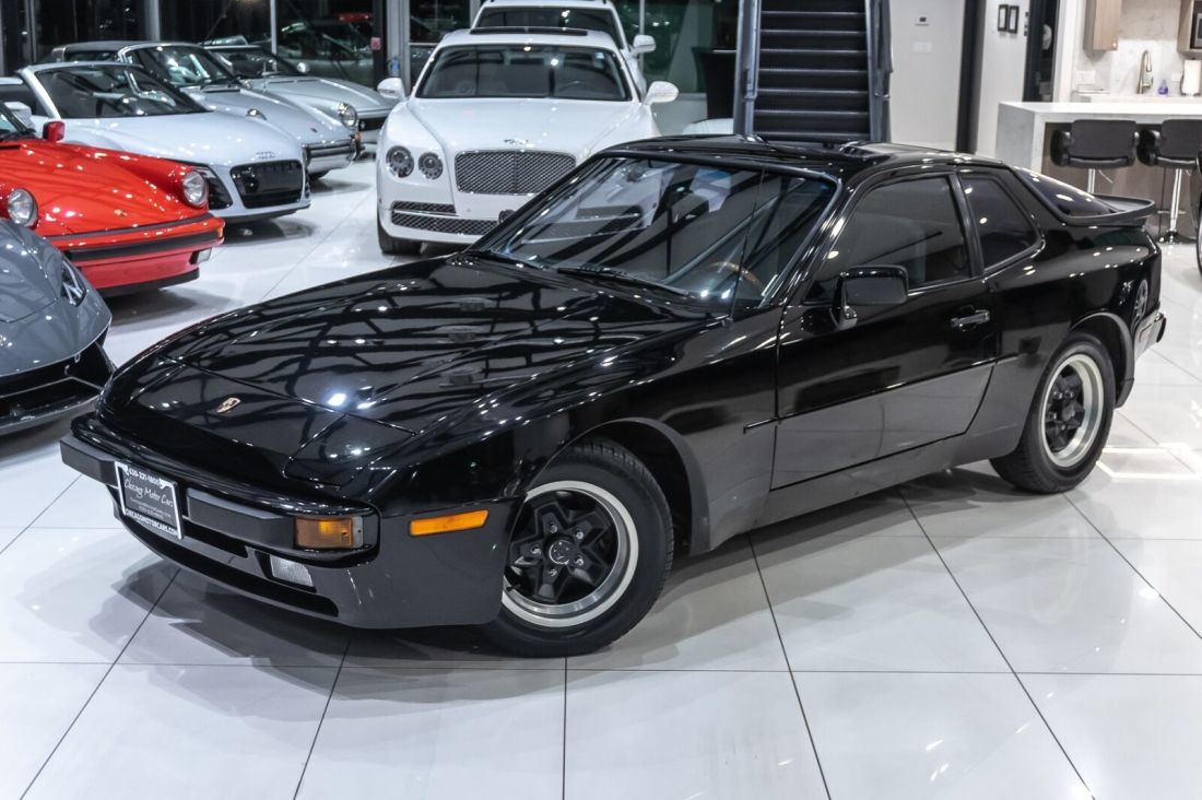 1983 Porsche 944 Manual Transmission! Upgraded Sound System! - photo 3