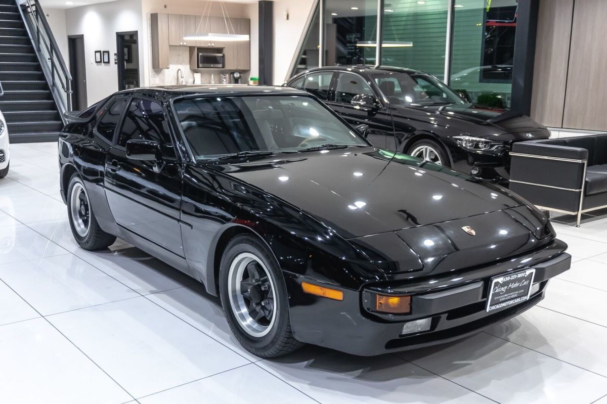 1983 Porsche 944 Manual Transmission! Upgraded Sound System! - photo 4