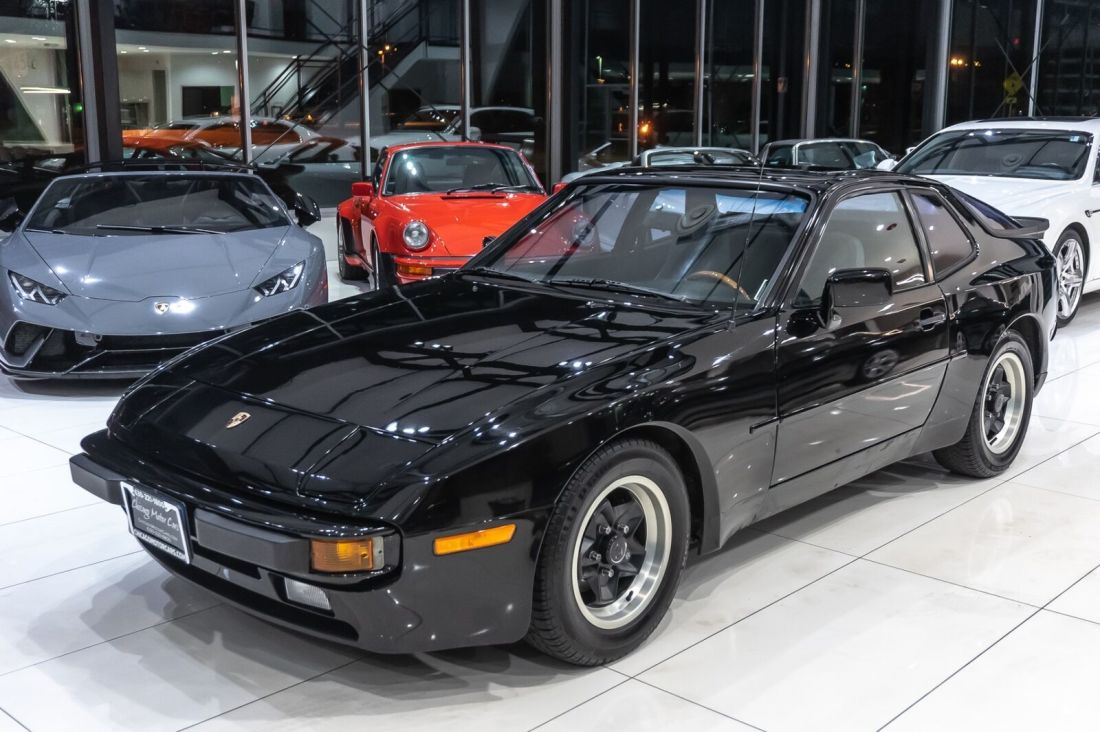 1983 Porsche 944 Manual Transmission! Upgraded Sound System! - photo 8