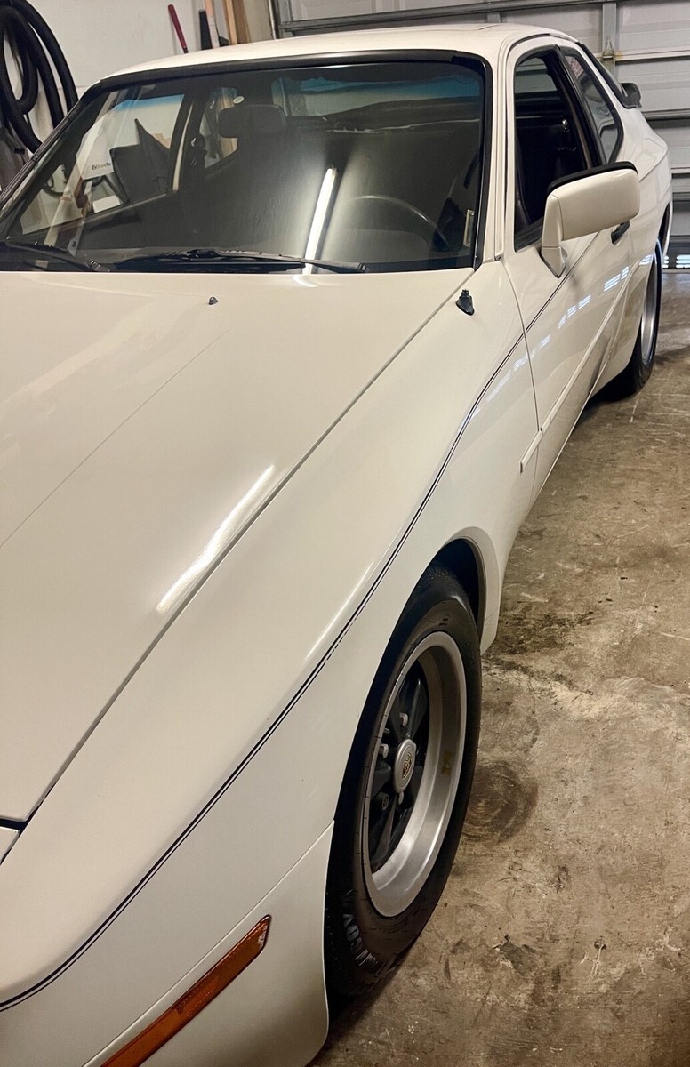 1983 Porsche 944 - photo 2