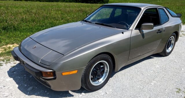 1983 Porsche 944 Gold and Chocolate Manual Sun Roof AC No Rust 1983 Porsche 944