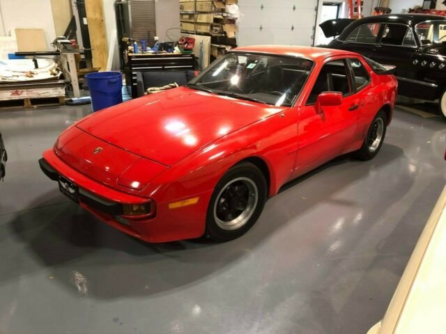 1983 Porsche 944, low miles, amazing, clean original and serviced 1983 Porsche 944
