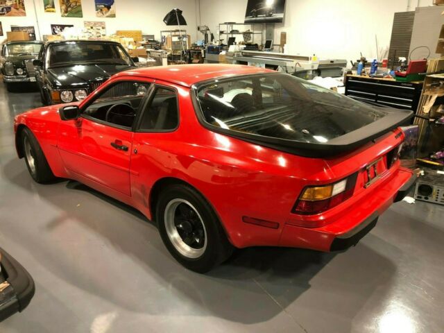 1983 Porsche 944 - photo 2