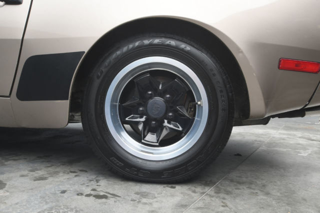 1983 Porsche 944 - photo 11