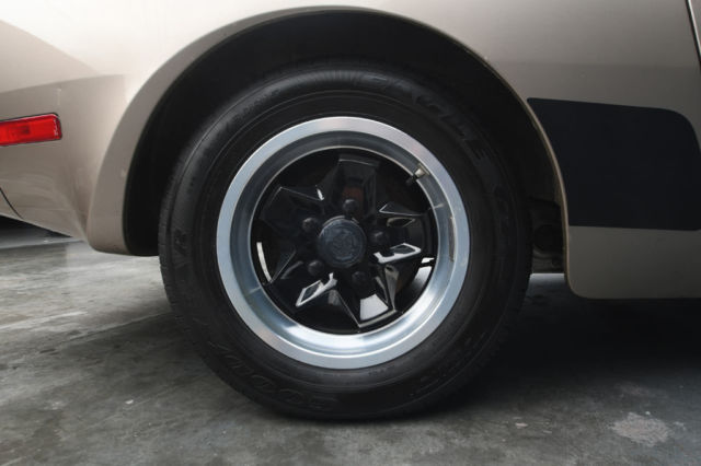 1983 Porsche 944 - photo 12