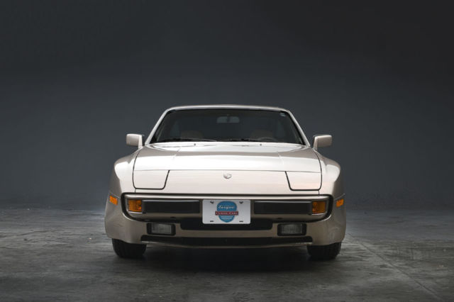 1983 Porsche 944 - photo 2