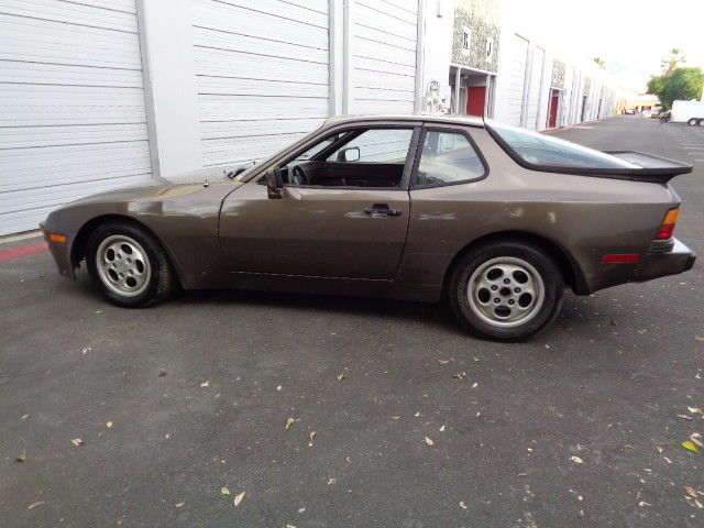 1983 Porsche 944 Original Car Sport Seats All Service Records Owners Manuals 1983 Porsche 944 Sport Seats