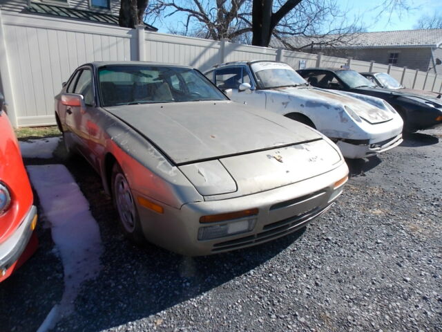 1983 Porsche 944 sun roof coupe, Turbo look front end, runs and drives 1983 Porsche 944 chocolate brown seats