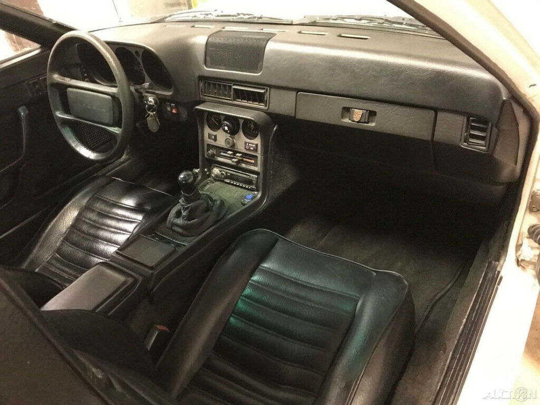 1983 Porsche 944 - photo 12