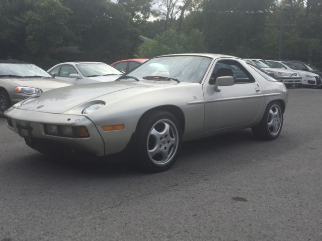 1983 Porsche 928 - photo 2