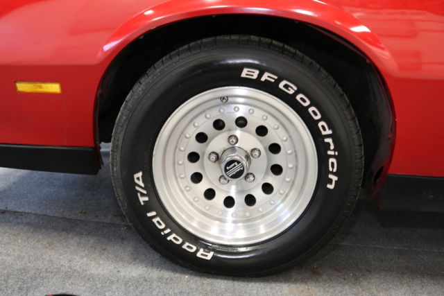 1983 Chevrolet Camaro Runs Drives Body Int Good 355V8 4 spd auto - photo 12