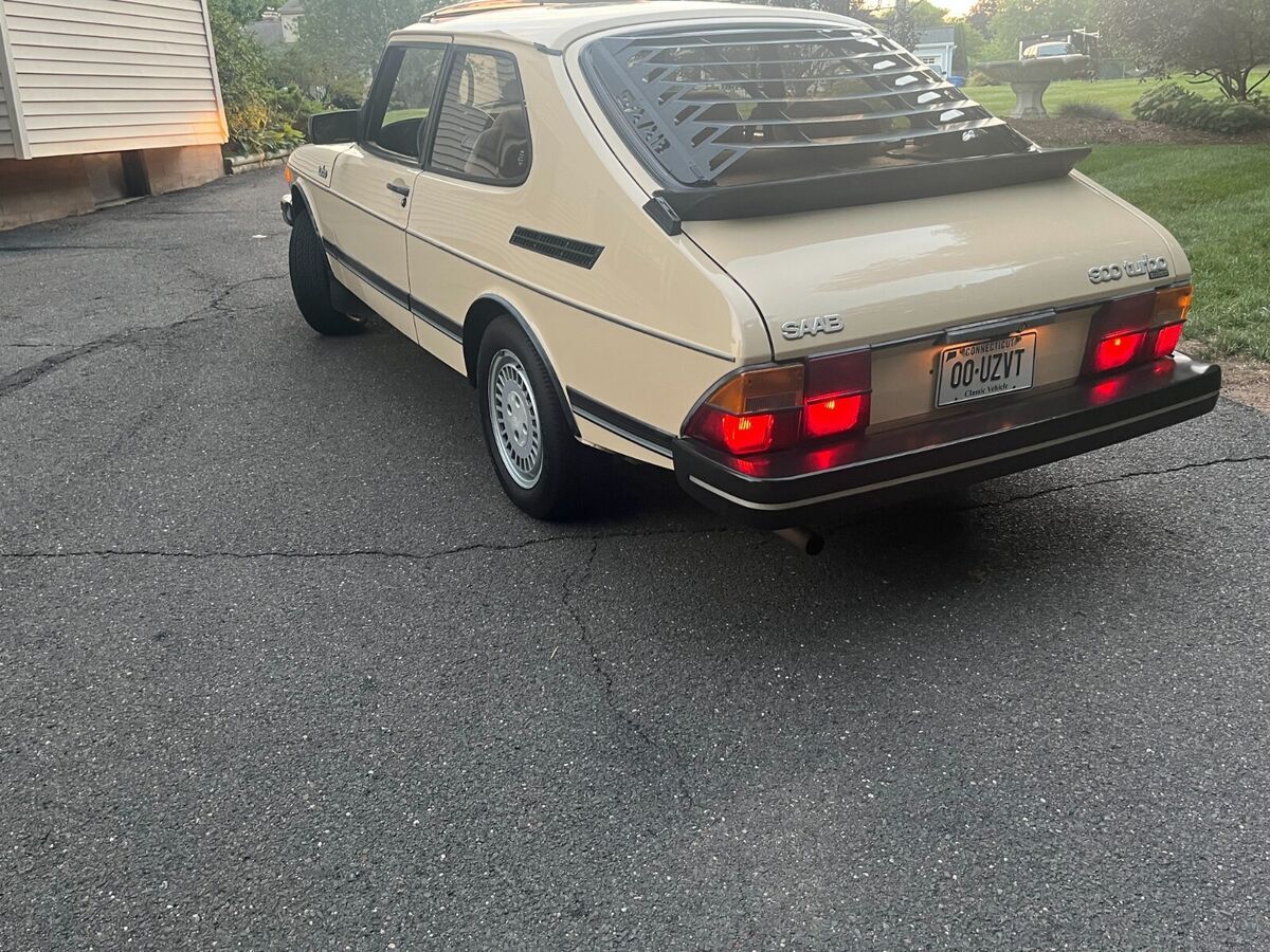 1983 Saab 900 - photo 2