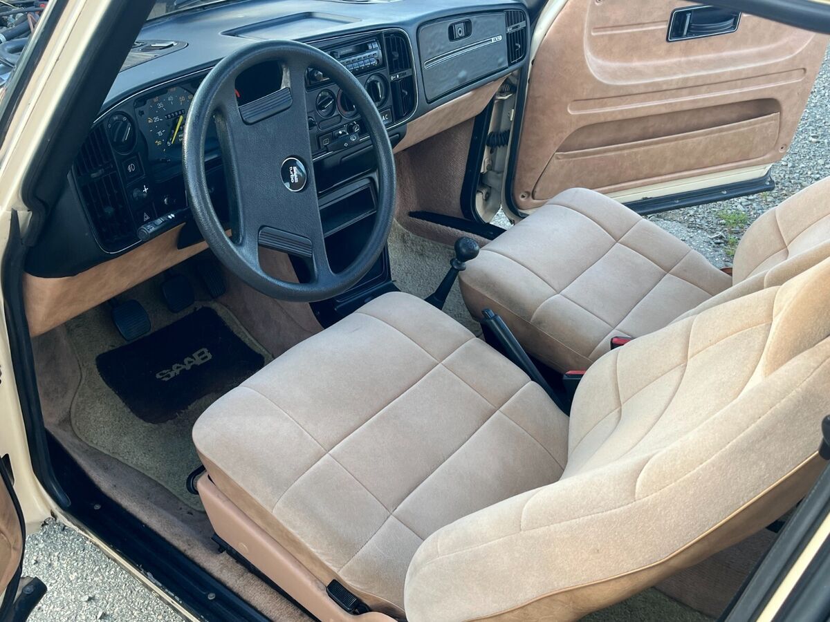 1983 Saab 900 - photo 5