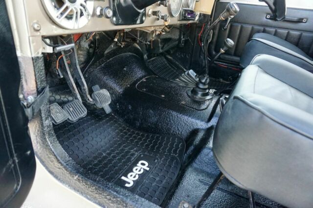 1983 Jeep CJ CJ7 Custom Hunting Jeep 4x4 - photo 12