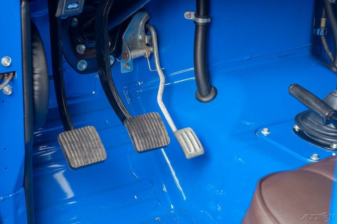 1983 Toyota FJ45 Land Cruiser 4x4 “Troopy” - photo 11